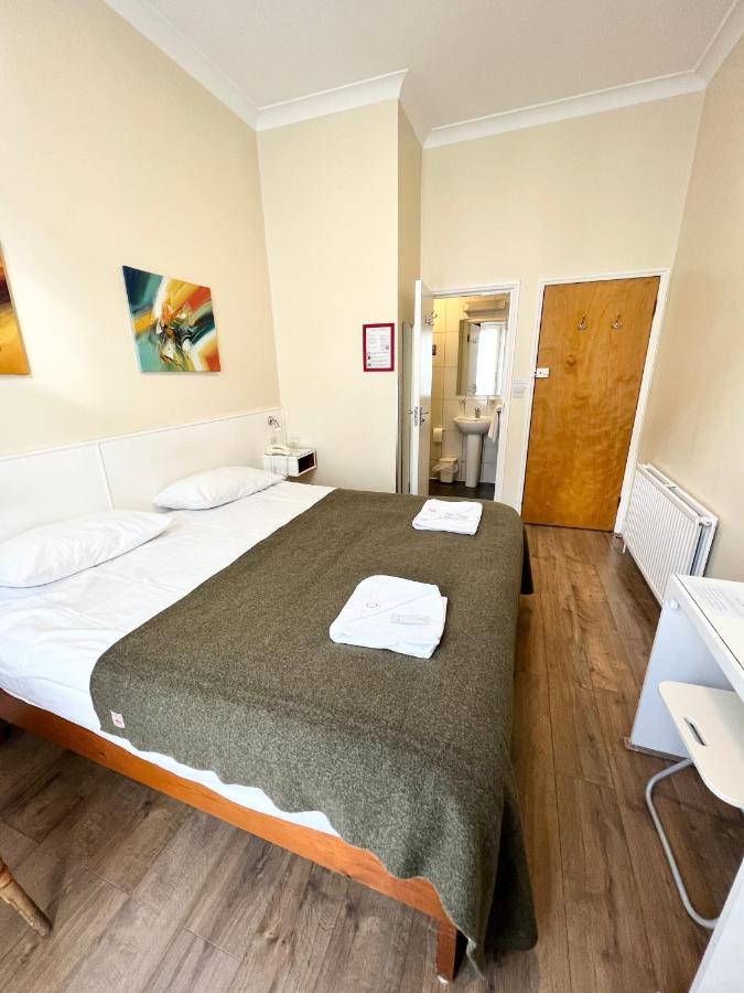 Melbourne House Отель