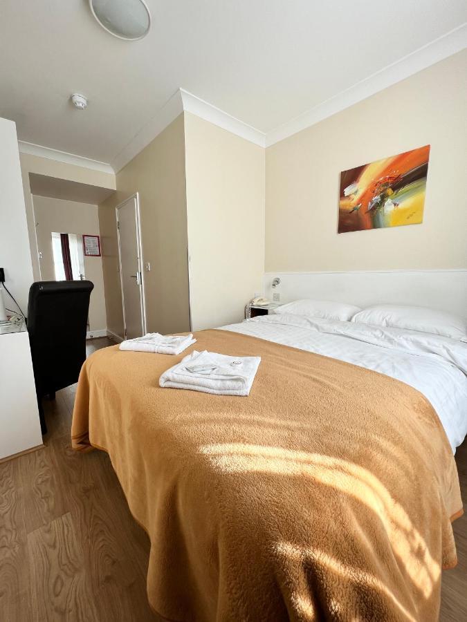 Melbourne House Отель 3*