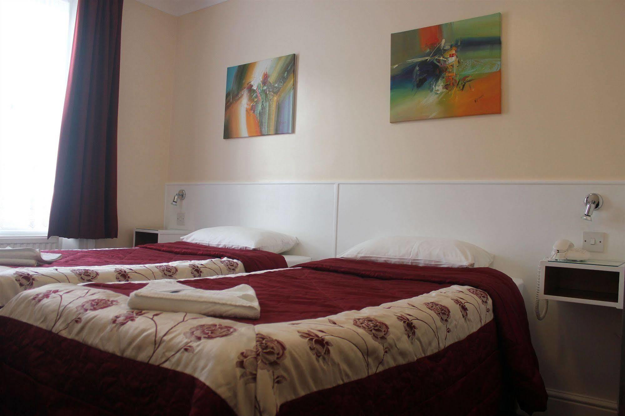 Melbourne House Отель 3*
