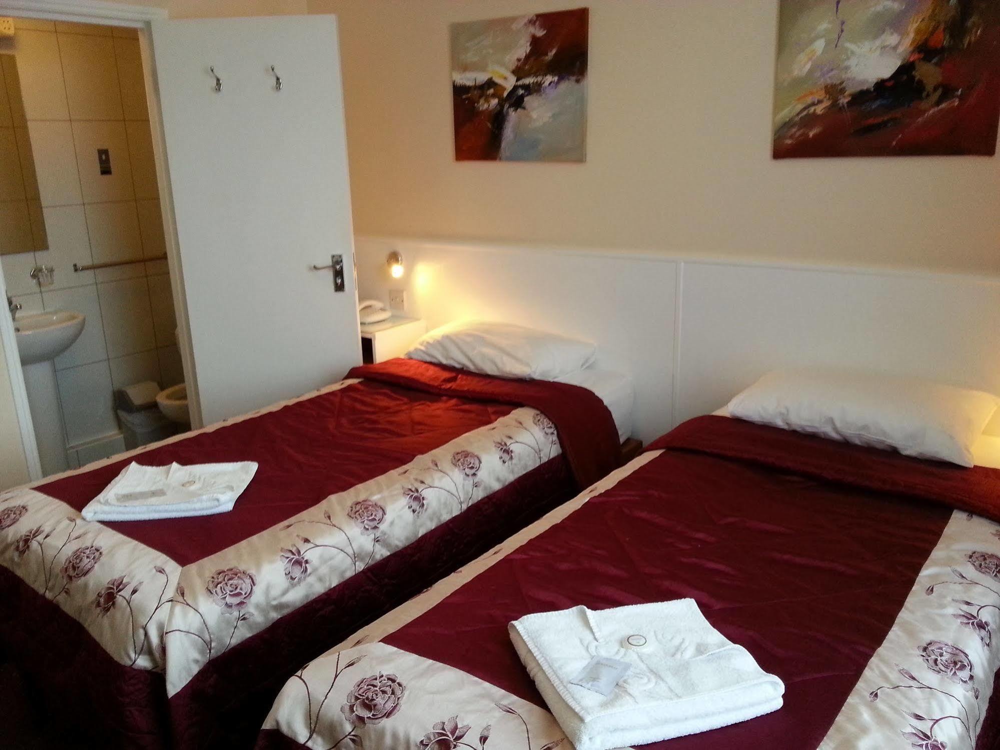 Melbourne House Отель 3*